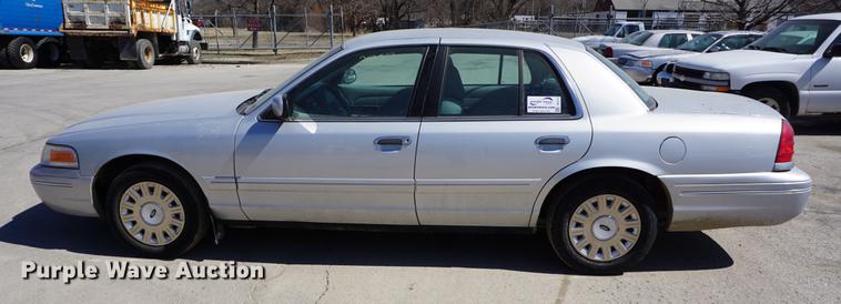 image for item DE3172 2003 Ford Crown Victoria Police Interceptor