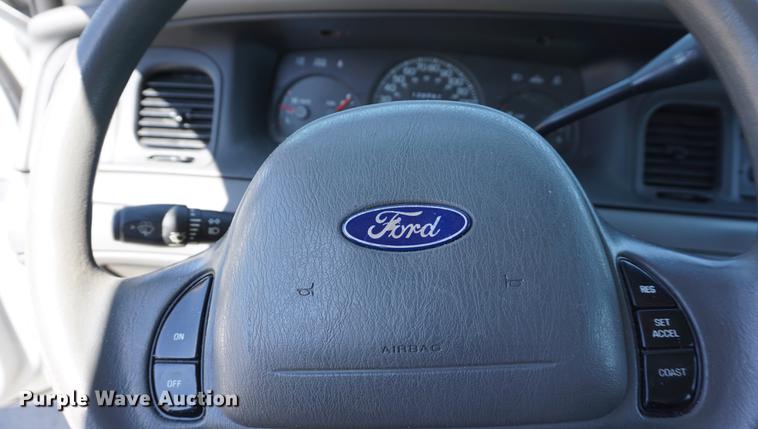 image for item DE3172 2003 Ford Crown Victoria Police Interceptor