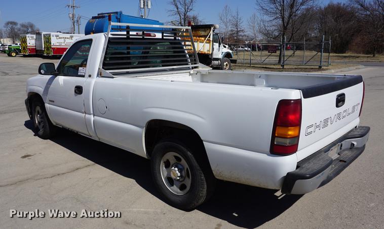 image for item DE3173 2000 Chevrolet Silverado 1500 pickup truck