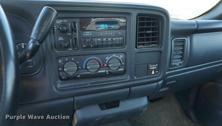 image for item DE3173 2000 Chevrolet Silverado 1500 pickup truck