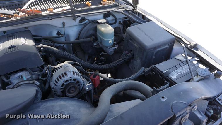 image for item DE3173 2000 Chevrolet Silverado 1500 pickup truck