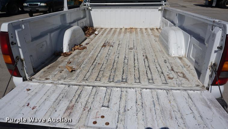 image for item DE3173 2000 Chevrolet Silverado 1500 pickup truck