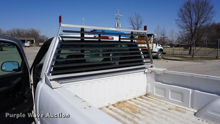 image for item DE3173 2000 Chevrolet Silverado 1500 pickup truck