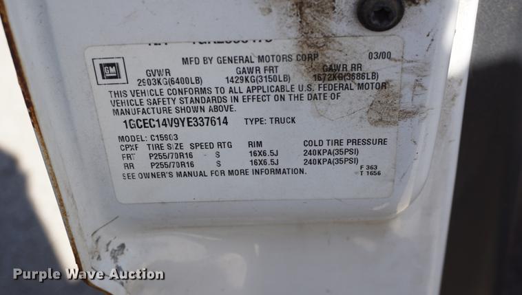 image for item DE3173 2000 Chevrolet Silverado 1500 pickup truck