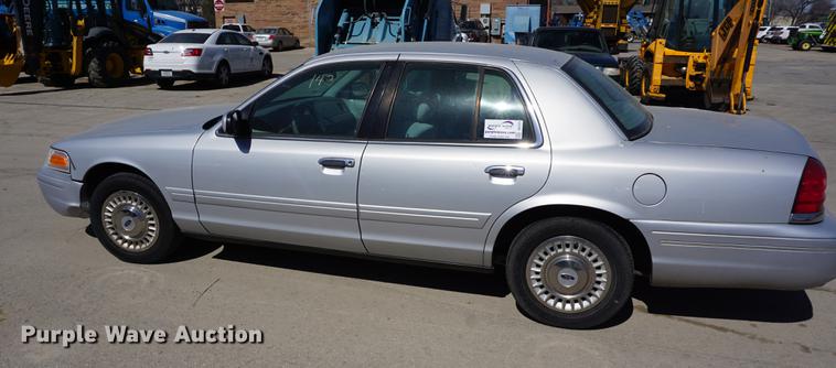image for item DE3175 2002 Ford Crown Victoria Police Interceptor
