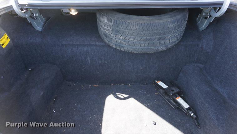 image for item DE3175 2002 Ford Crown Victoria Police Interceptor