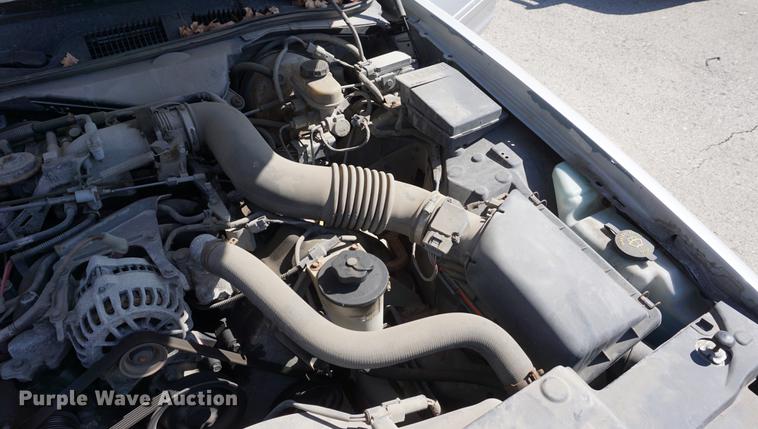 image for item DE3175 2002 Ford Crown Victoria Police Interceptor