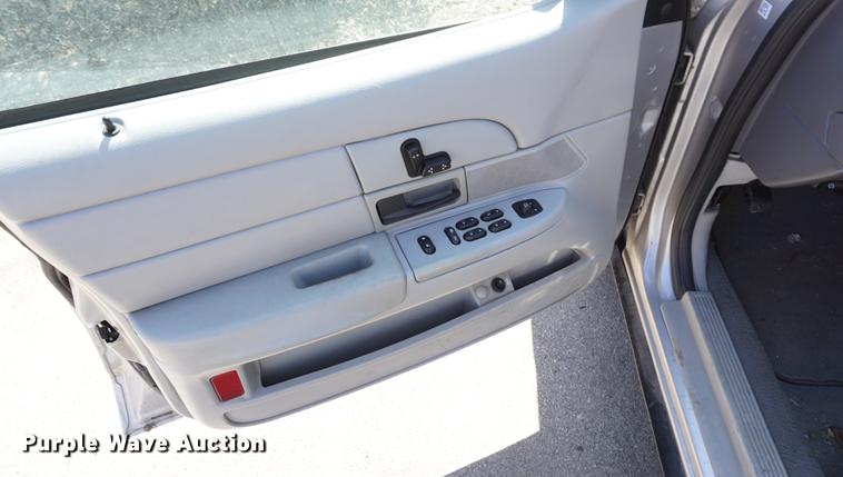 image for item DE3176 2004 Ford Crown Victoria Police Interceptor