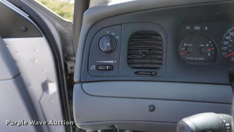 image for item DE3176 2004 Ford Crown Victoria Police Interceptor