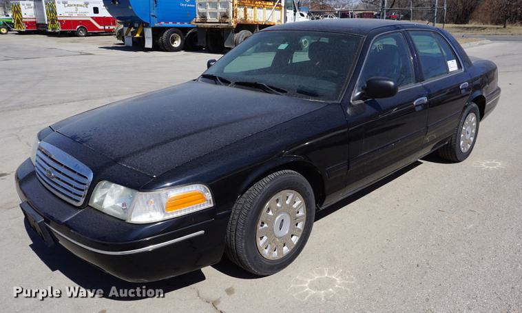 image for item DE3177 2005 Ford Crown Victoria Police Interceptor
