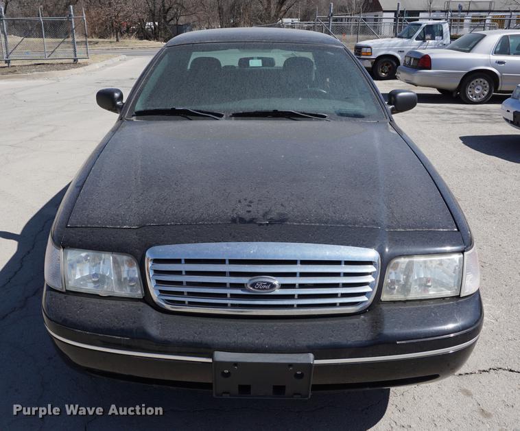 image for item DE3177 2005 Ford Crown Victoria Police Interceptor