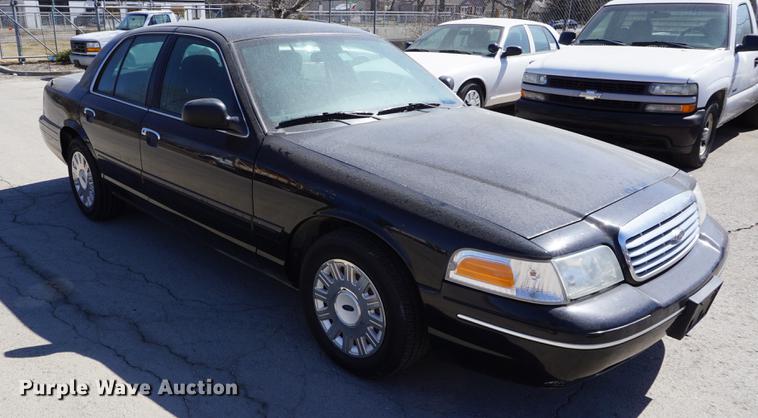 image for item DE3177 2005 Ford Crown Victoria Police Interceptor