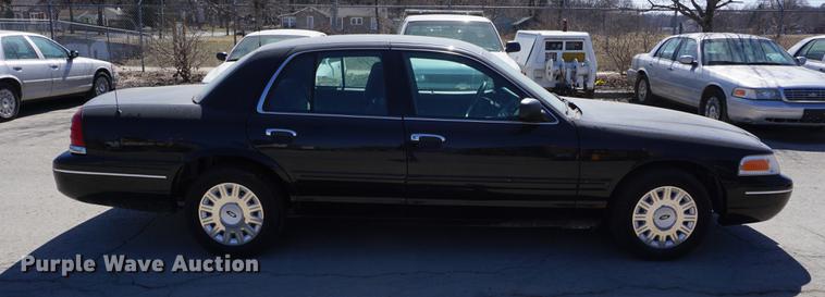 image for item DE3177 2005 Ford Crown Victoria Police Interceptor