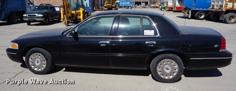 image for item DE3177 2005 Ford Crown Victoria Police Interceptor