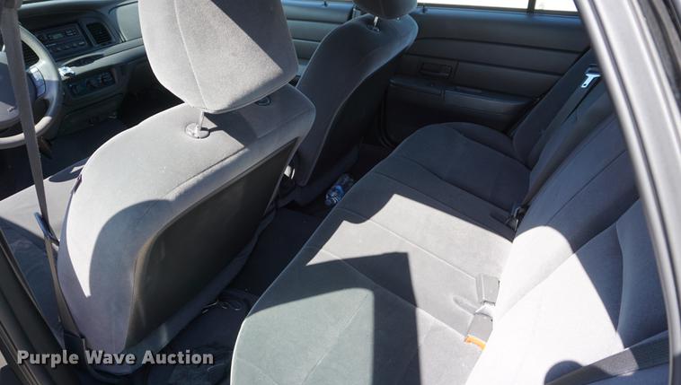 image for item DE3177 2005 Ford Crown Victoria Police Interceptor