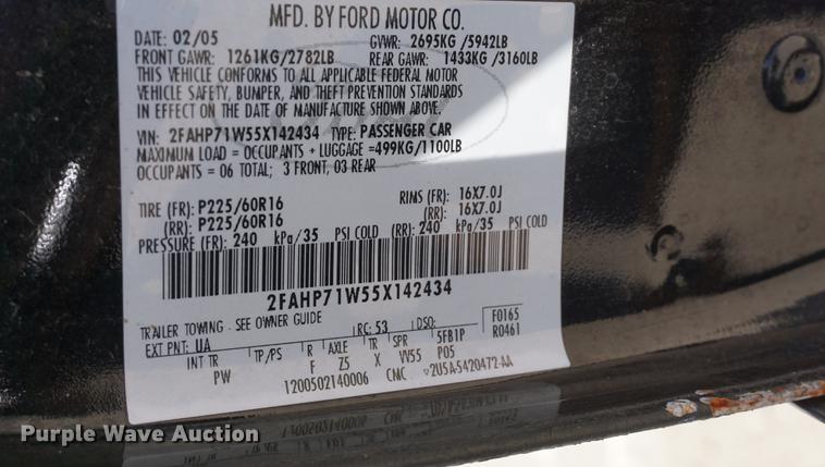 image for item DE3177 2005 Ford Crown Victoria Police Interceptor