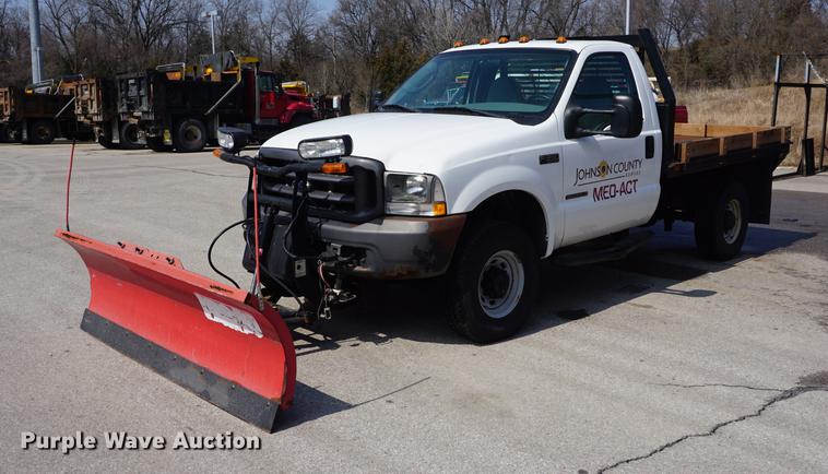 image for item DE3190 2003 Ford F350 pickup truck