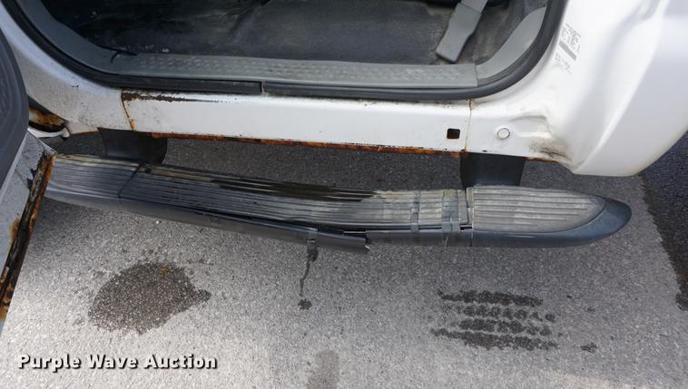 image for item DE3190 2003 Ford F350 pickup truck