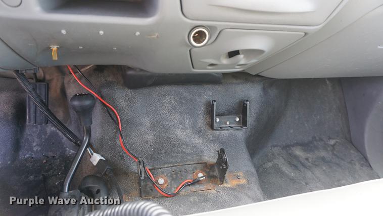 image for item DE3190 2003 Ford F350 pickup truck