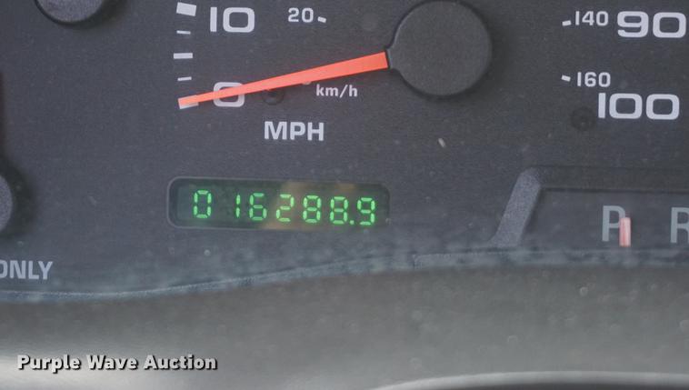 image for item DE3190 2003 Ford F350 pickup truck