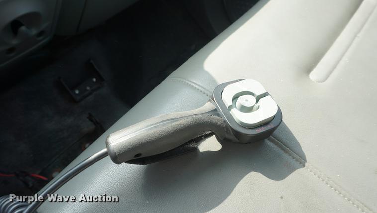 image for item DE3190 2003 Ford F350 pickup truck