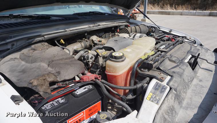 image for item DE3190 2003 Ford F350 pickup truck