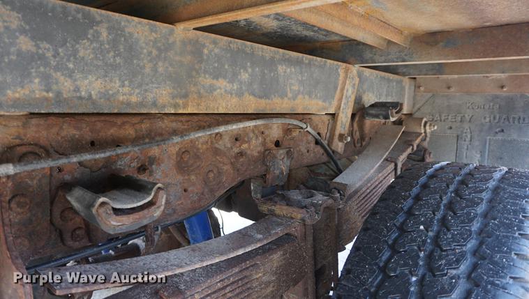 image for item DE3190 2003 Ford F350 pickup truck