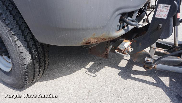 image for item DE3190 2003 Ford F350 pickup truck