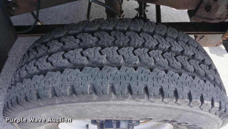 image for item DE3190 2003 Ford F350 pickup truck