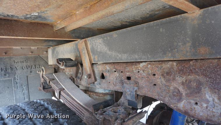 image for item DE3190 2003 Ford F350 pickup truck