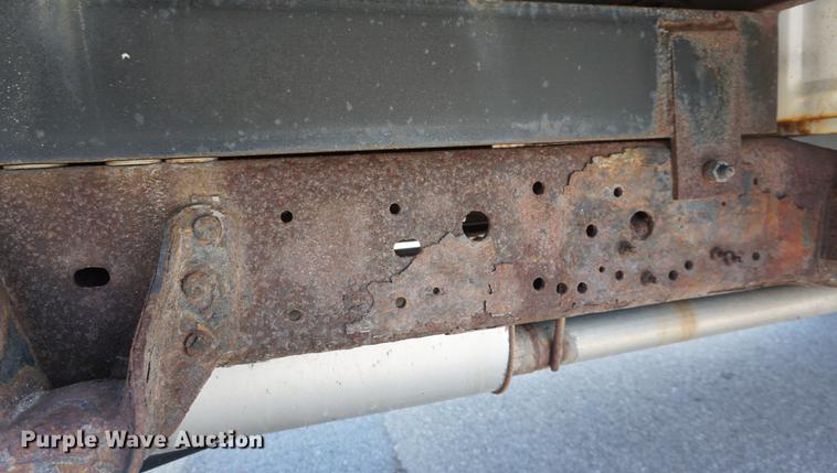 image for item DE3190 2003 Ford F350 pickup truck