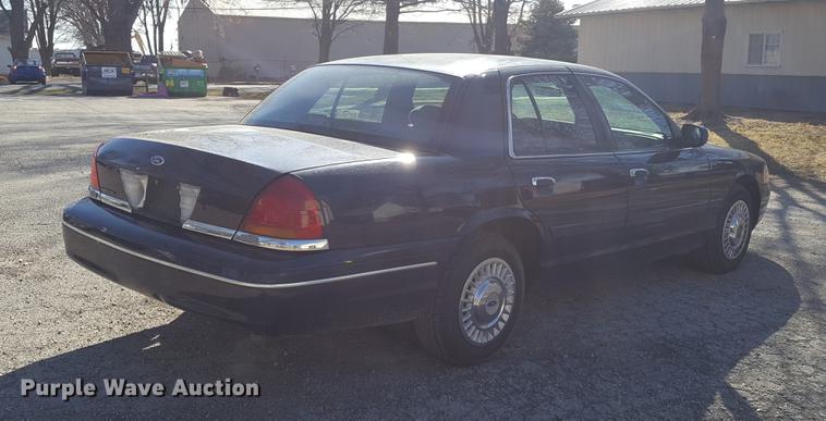 image for item DF3581 1999 Ford Crown Victoria Police Interceptor