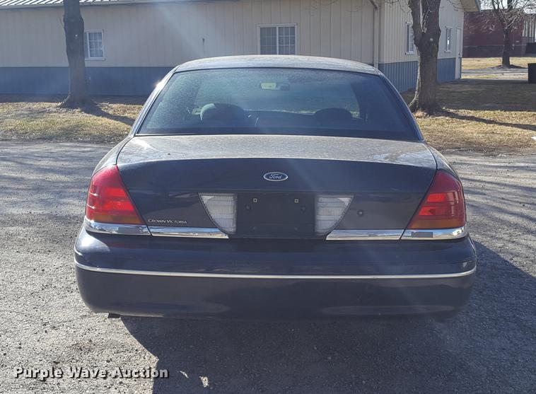 image for item DF3581 1999 Ford Crown Victoria Police Interceptor