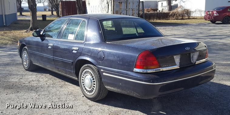 image for item DF3581 1999 Ford Crown Victoria Police Interceptor