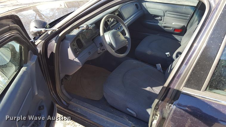 image for item DF3581 1999 Ford Crown Victoria Police Interceptor