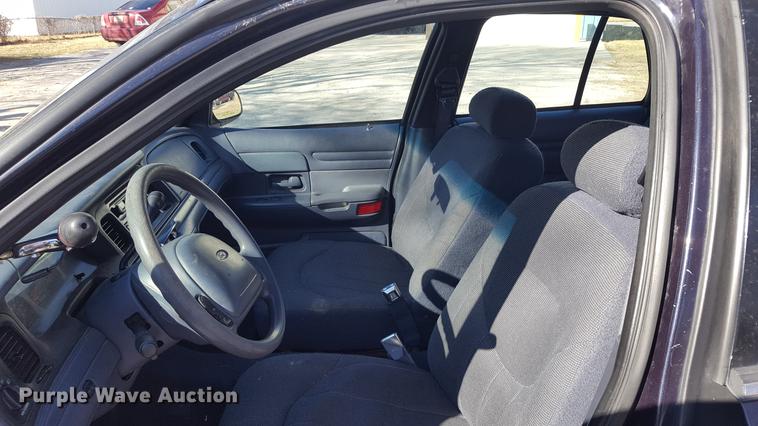 image for item DF3581 1999 Ford Crown Victoria Police Interceptor