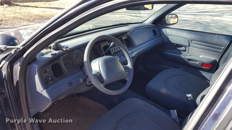 image for item DF3581 1999 Ford Crown Victoria Police Interceptor