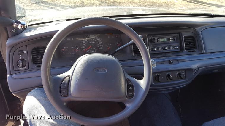 image for item DF3581 1999 Ford Crown Victoria Police Interceptor