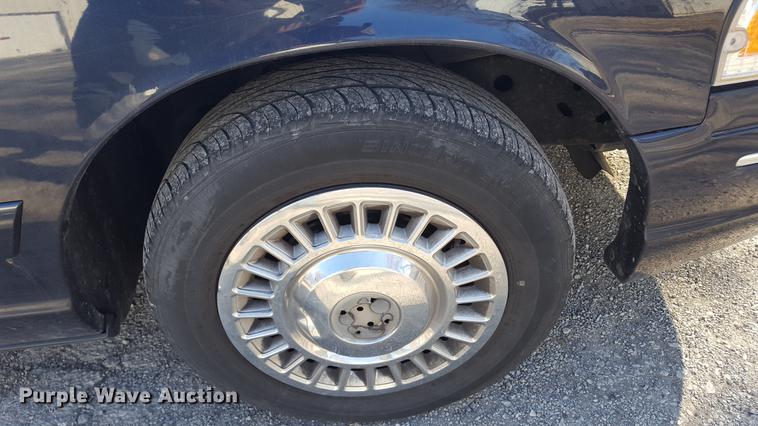 image for item DF3581 1999 Ford Crown Victoria Police Interceptor