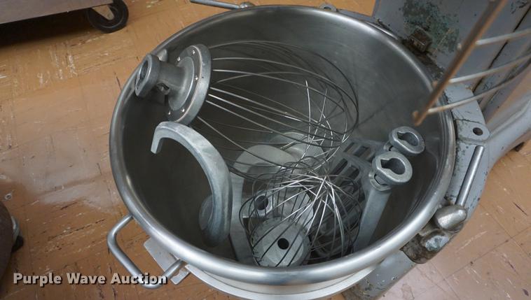 image for item DN9294 Hobart H-600-T mixer