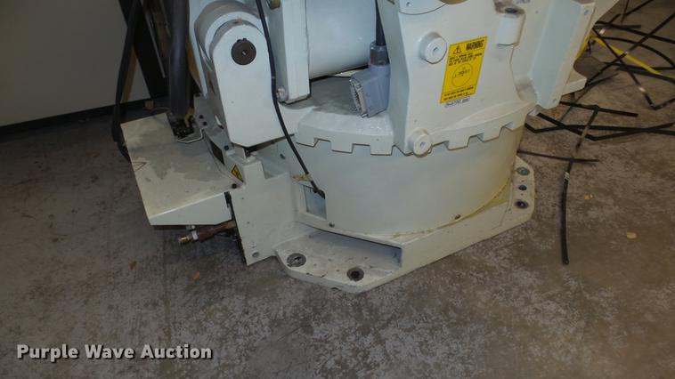 image for item DR9536 2005 Kawasaki ZX200S robot