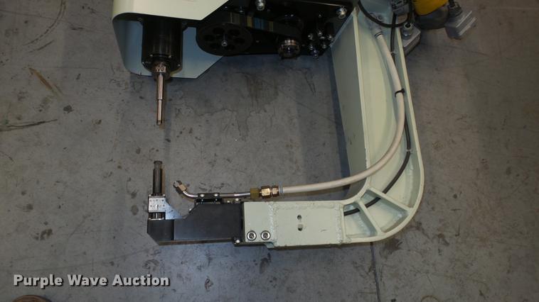 image for item DR9536 2005 Kawasaki ZX200S robot