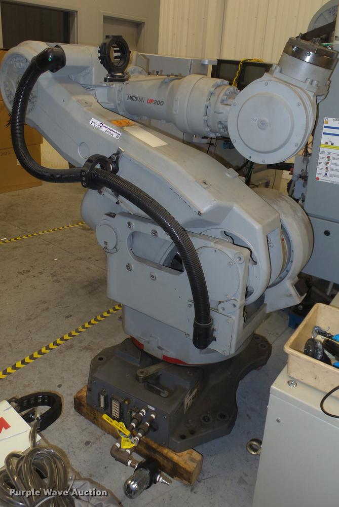image for item DR9538 Motoman UP200 robot