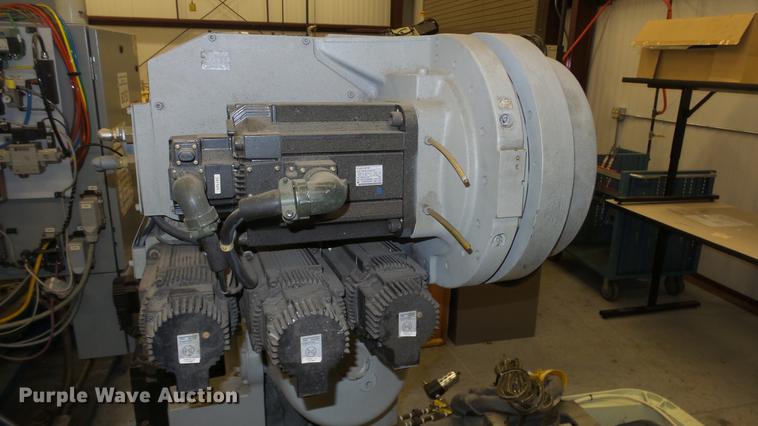 image for item DR9538 Motoman UP200 robot