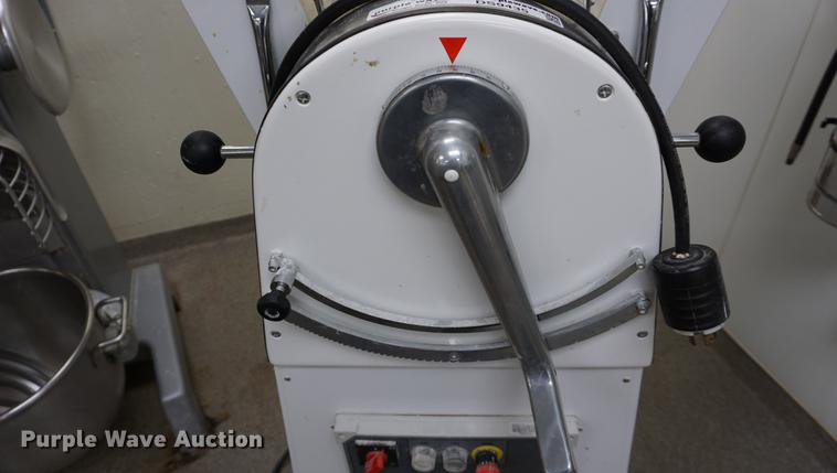 image for item DS9435 Univex SFG59 dough sheeter