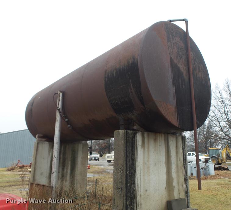 image for item DS9568 Oil tank