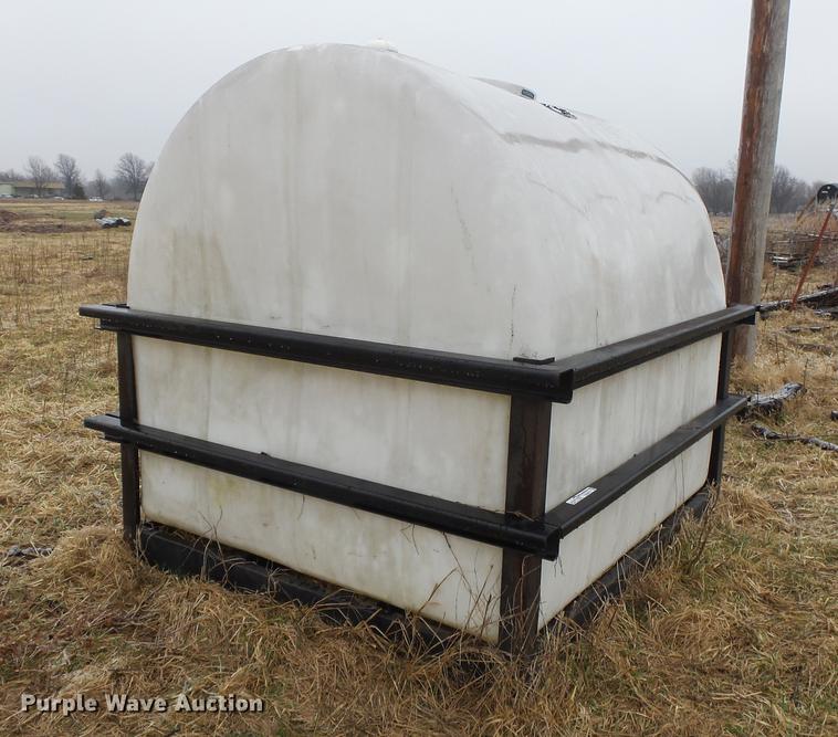 image for item DS9573 1,200 gallon poly tank