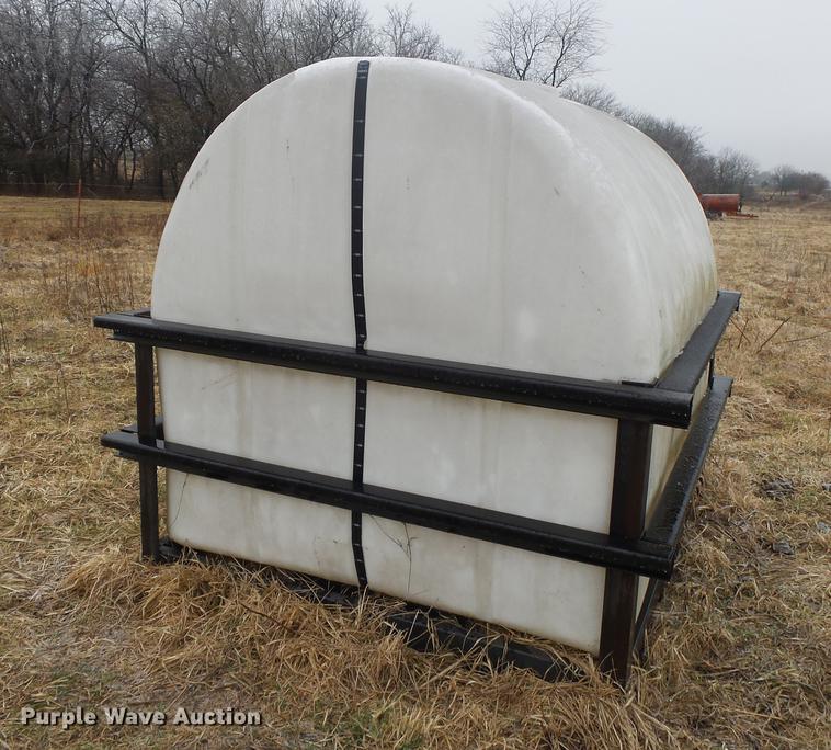 image for item DS9573 1,200 gallon poly tank