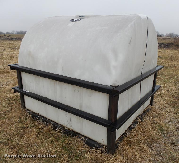 image for item DS9573 1,200 gallon poly tank