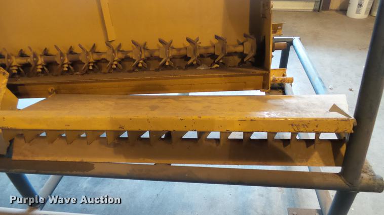 image for item DT9065 Flink HD6 tailgate spreader